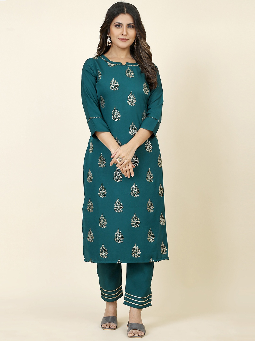 

MINGORA Floral Printed Straight Kurta With Trousers, Green