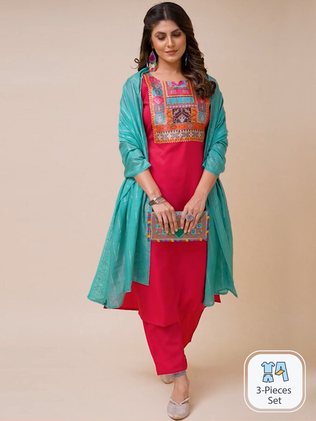 

MINGORA Floral Printed Straight Kurta & Trousers With Dupatta, Pink