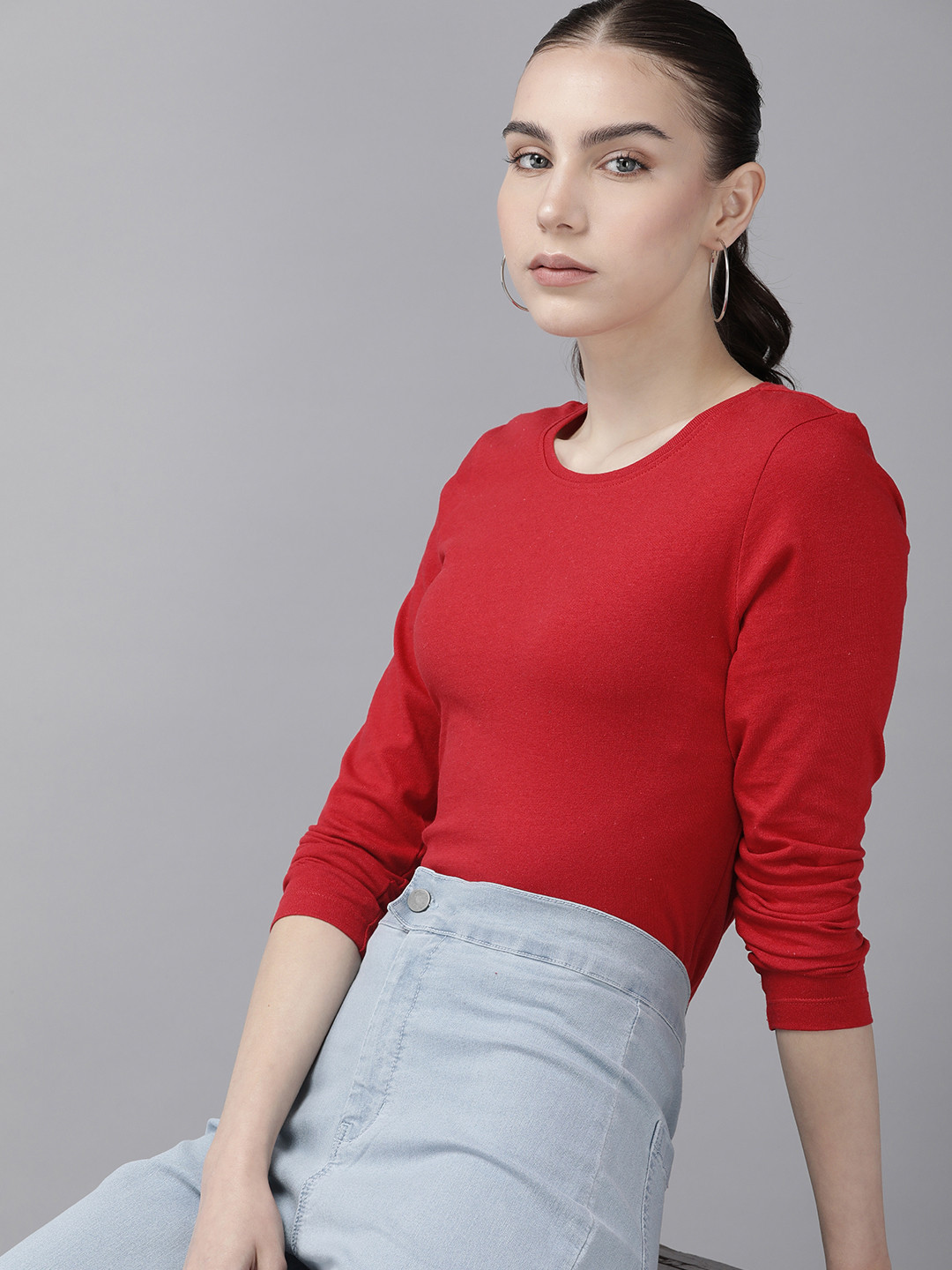 

Roadster Women Solid Regular Fit T-shirt, Red