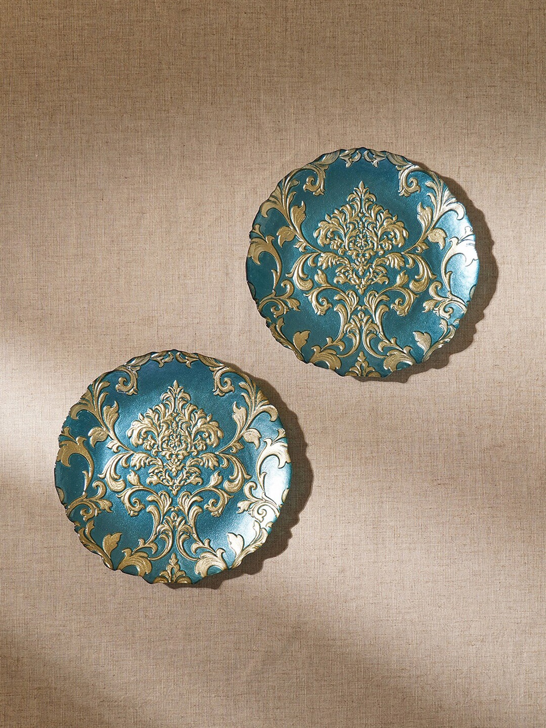 

Pure Home and Living Teal Blue 2 Pieces Baroque Glass Dinner Plates