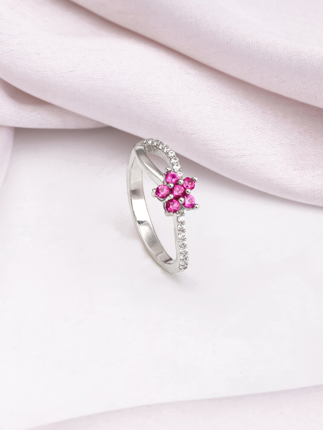 

GIVA 925 Sterling Silver CZ Studded Finger Ring