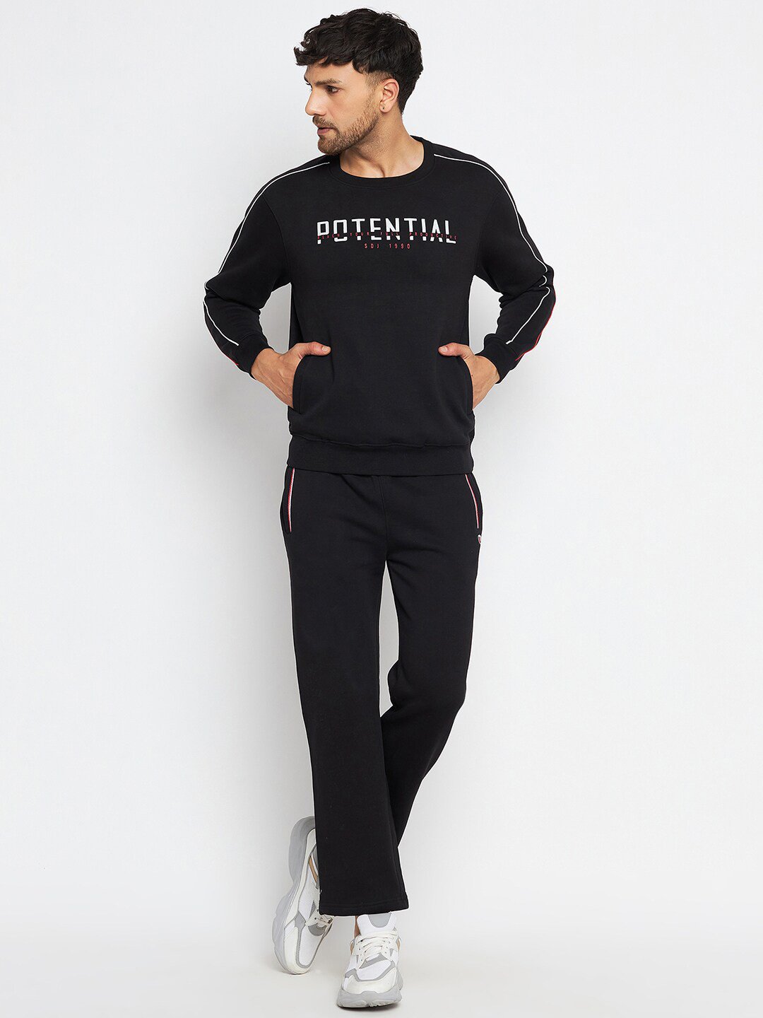 

Duke Men Printed Fleece Tracksuit, Black