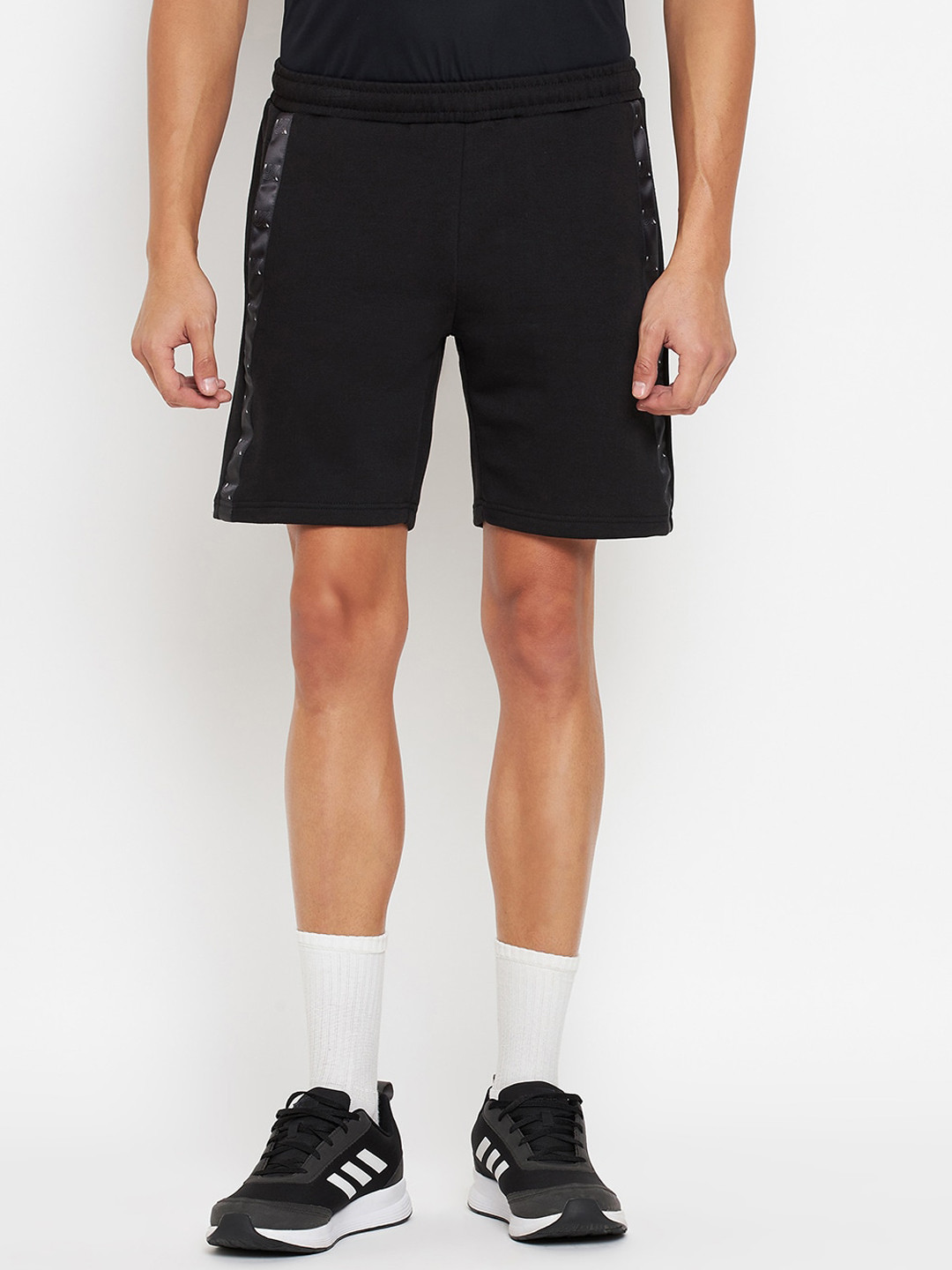 

URKNIT Rapid-Dry Regular Fit Mid-Rise Sports Shorts, Black