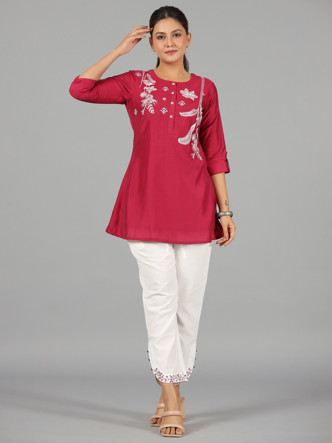 

Juniper Chanderi Embroidered Co-Ords, Fuchsia