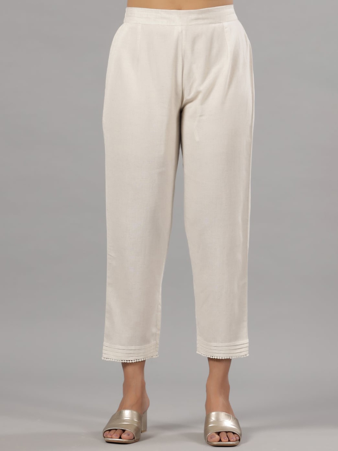 

Juniper Women Mid-Rise Easy Wash Trousers, Off white