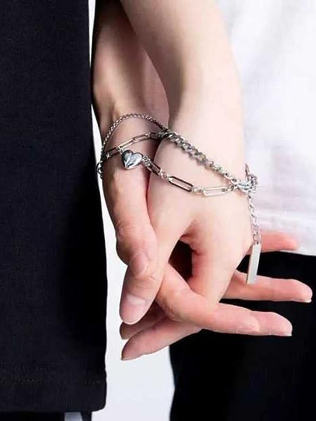 

KRYSTALZ Unisex Set Of 2 Sterling Silver Silver-Plated Magnetic Heart Couple Link Bracelet