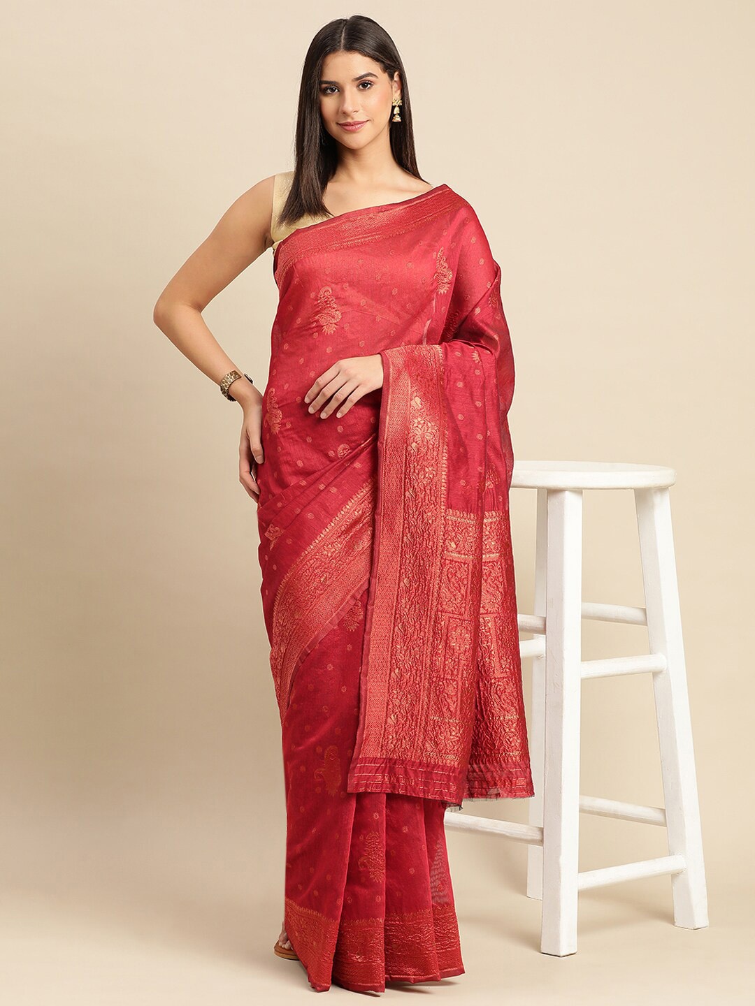 

Mitera Maroon and Gold-Toned Ethnic Motifs Woven Design Zari Organza Saree