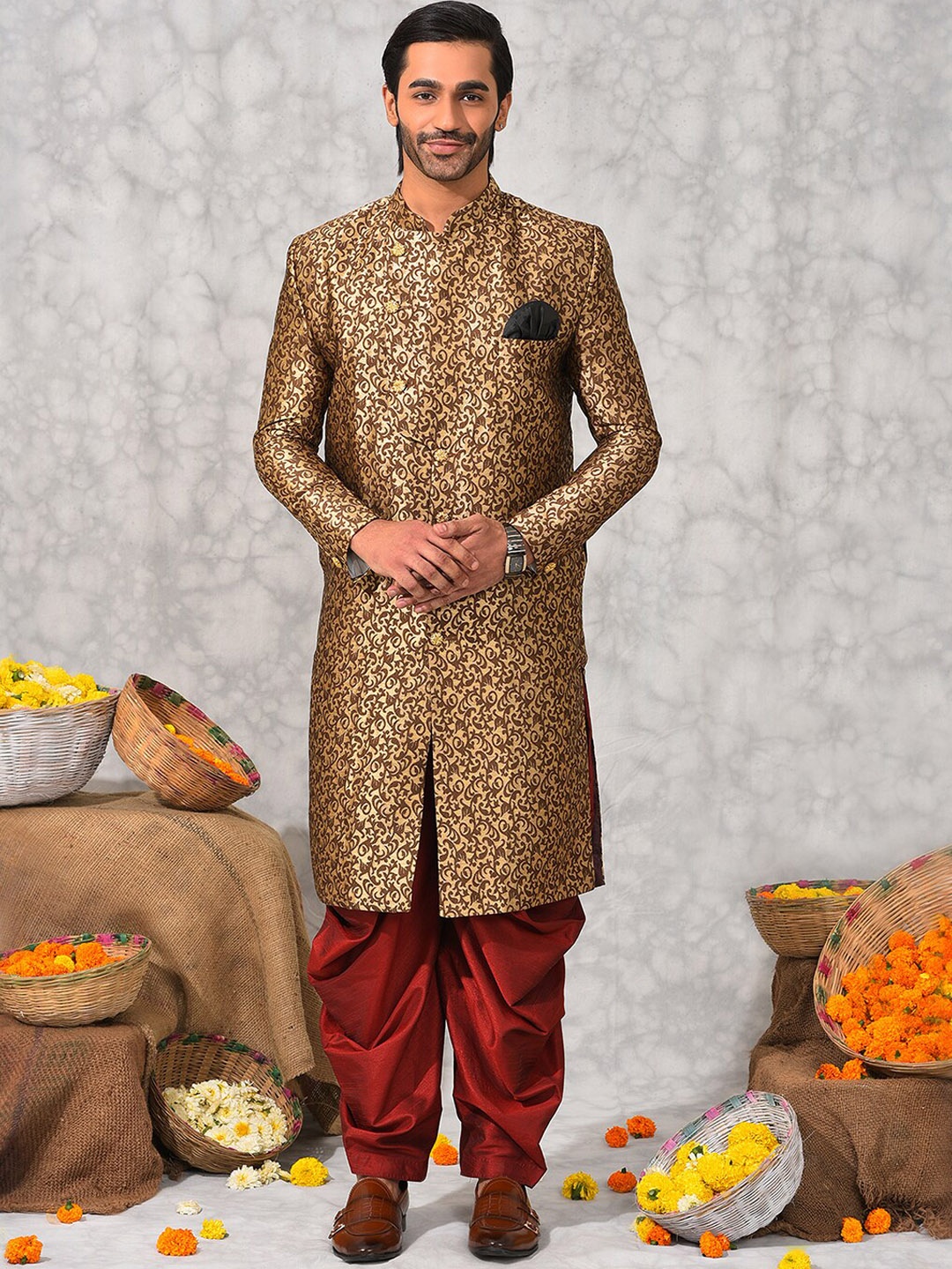 

Vgyaan Ethnic Motifs Printed Sherwani Set, Brown