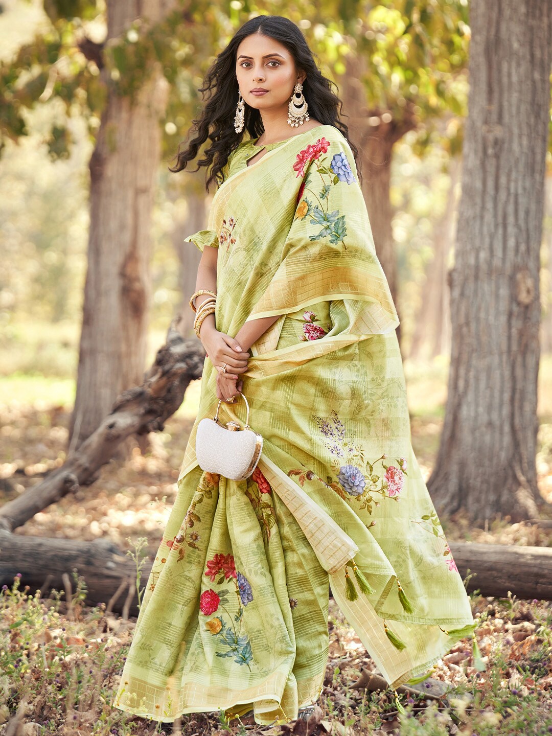 

KARAGIRI Floral Printed Saree, Green