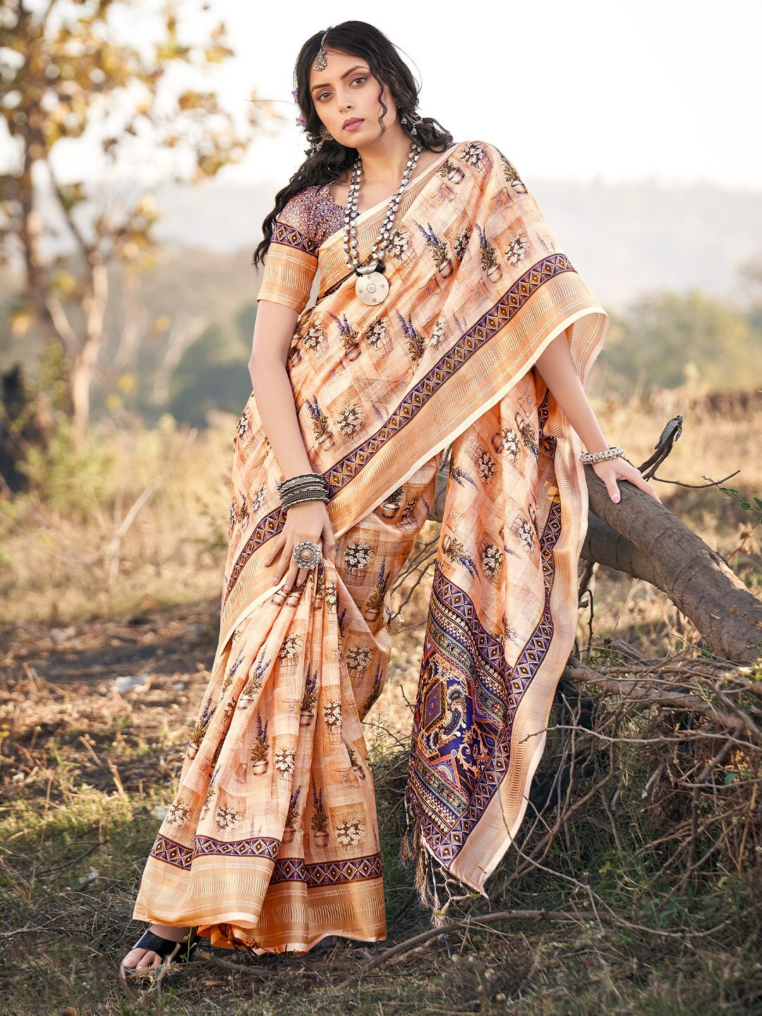 

KARAGIRI Floral Printed Zari Saree, Cream