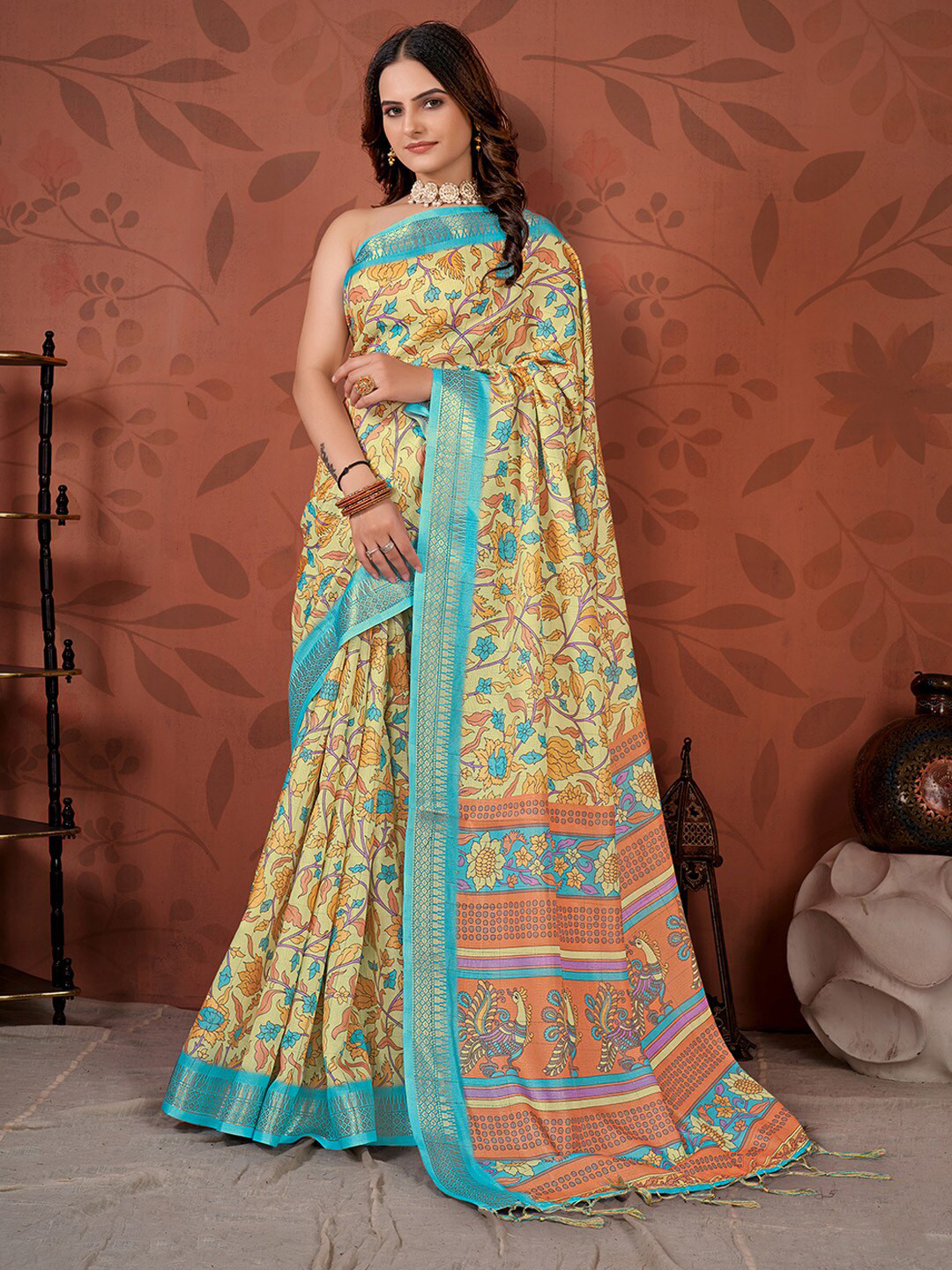 

KARAGIRI Floral Printed Zari Saree, Cream