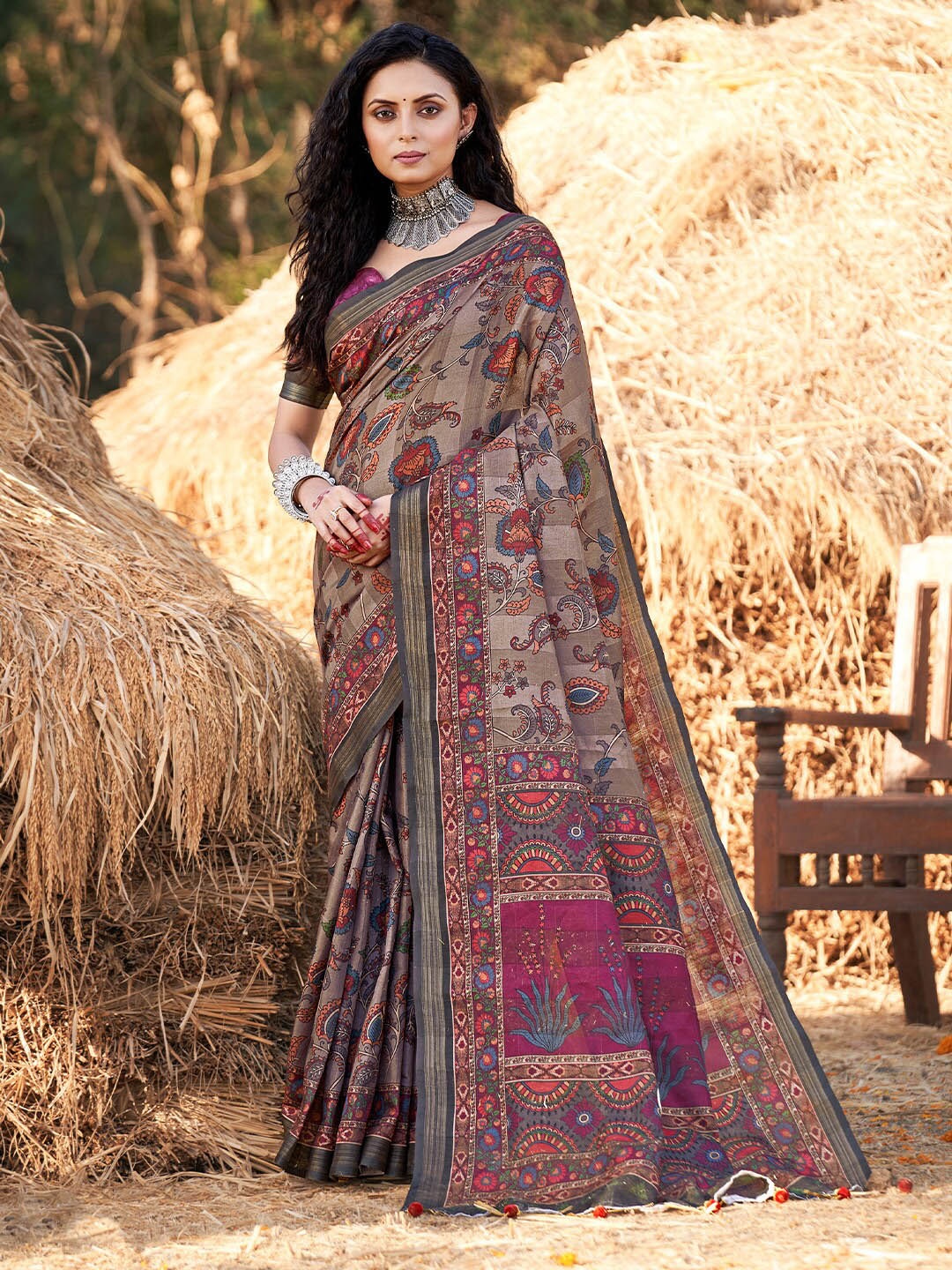 

KARAGIRI Floral Printed Saree, Brown