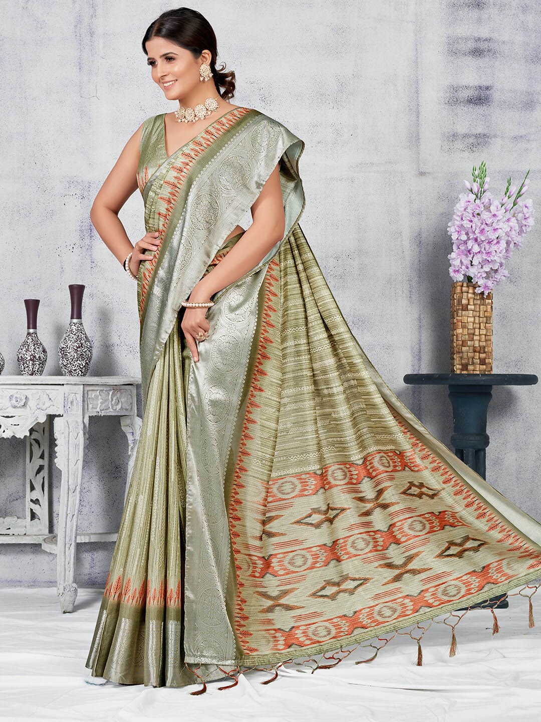 

KARAGIRI Ethnic Motifs Woven Design Zari Saree, Green