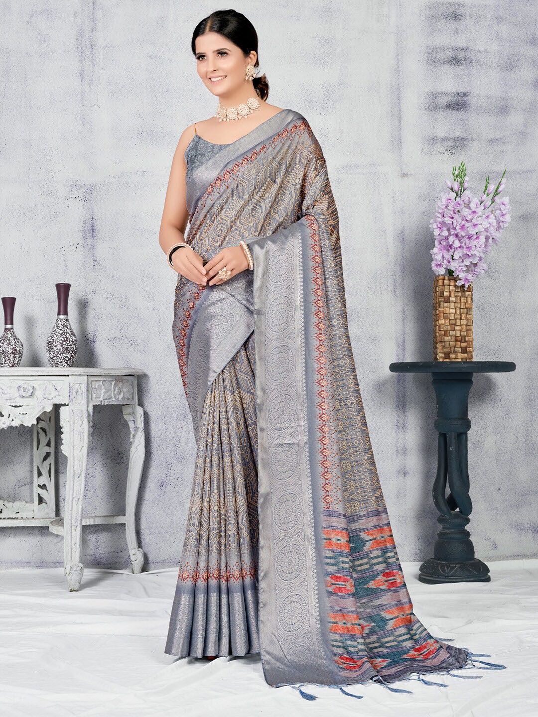 

KARAGIRI Ethnic Motifs Zari Printed Zari Saree, Grey