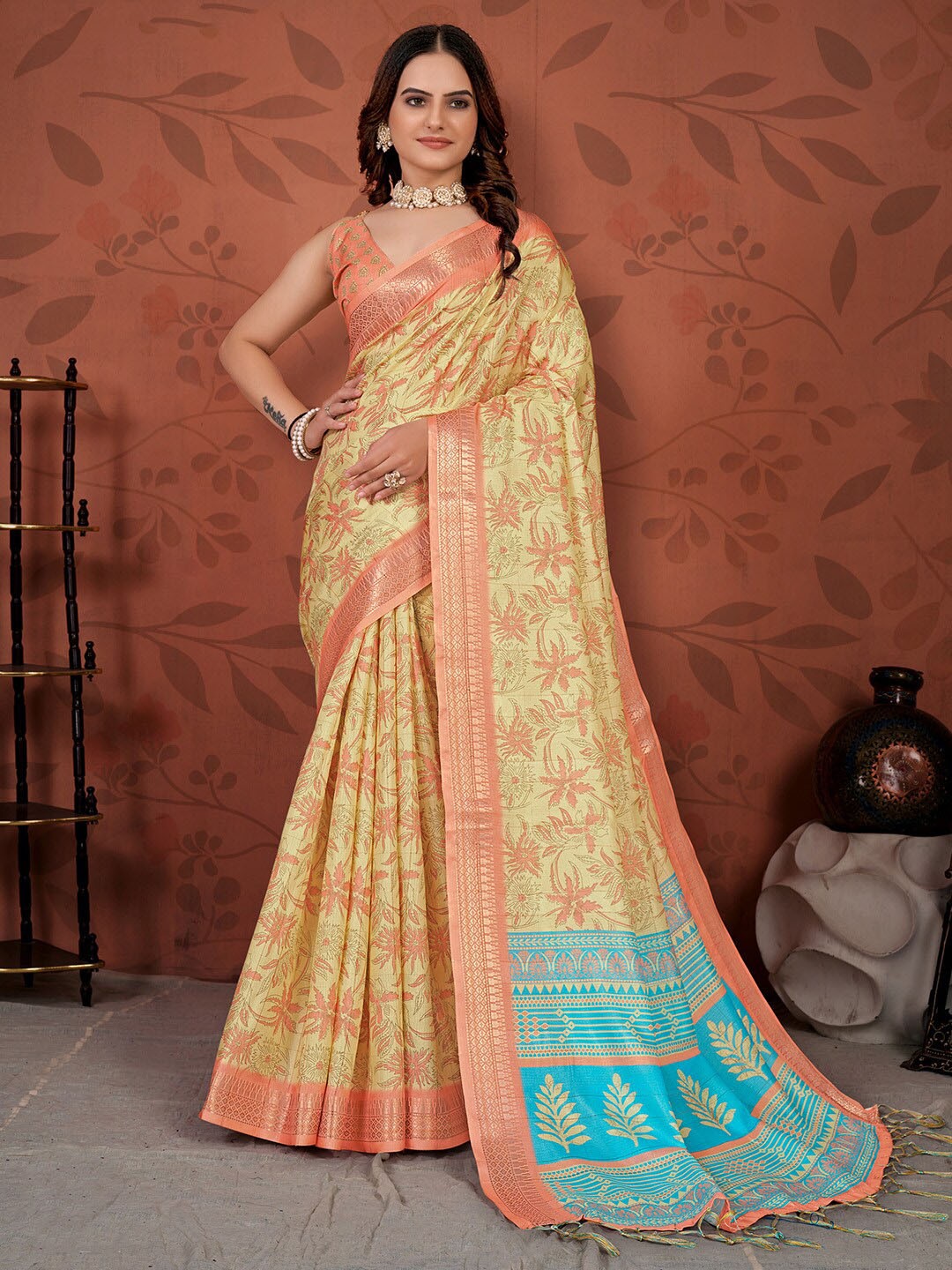 

KARAGIRI Floral Printed Zari Saree, Yellow