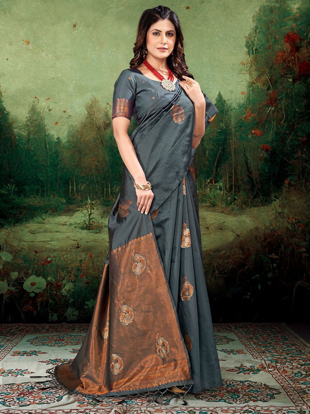 

KARAGIRI Ethnic Motifs Woven Design Zari Saree, Grey