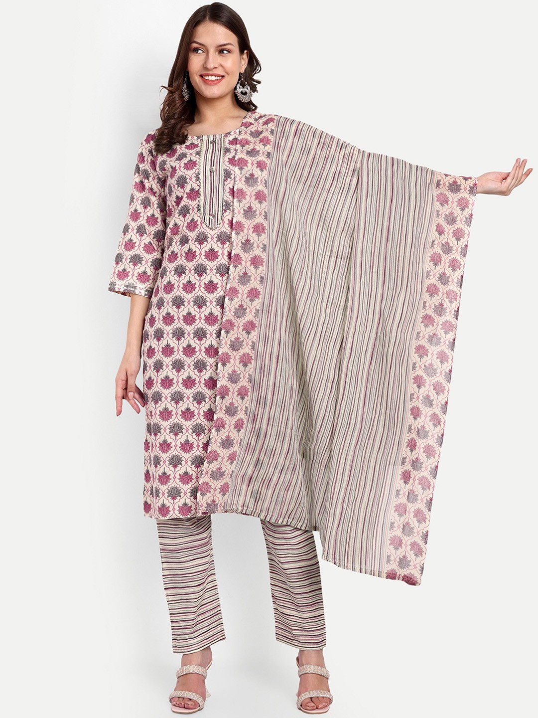 

GAJARAI Floral Printed Regular Pure Cotton Kurta With Trousers & Dupatta, Pink