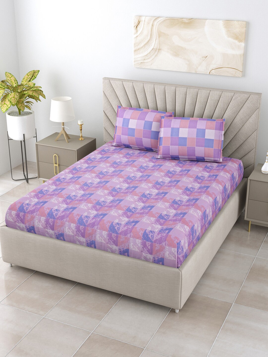 

BOMBAY DYEING Blumen Purple Printed Cotton 120 TC Queen Bedsheet with 2 Pillow Covers