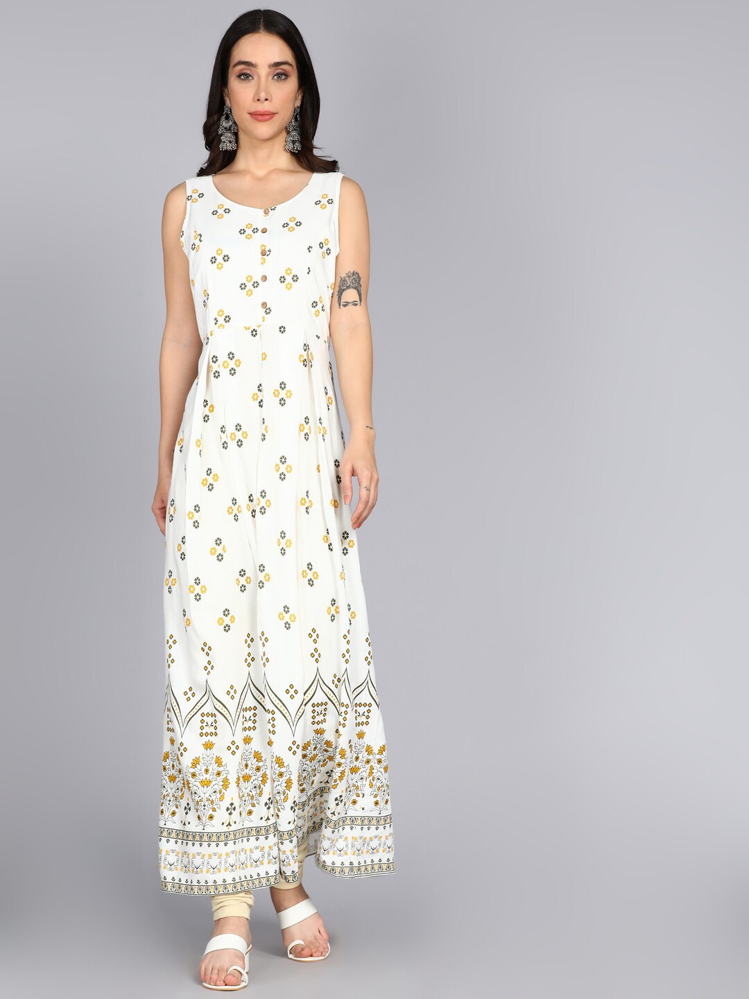 

ftDiva Ethnic Motifs Printed Sleeveless Anakali Kurta, Off white