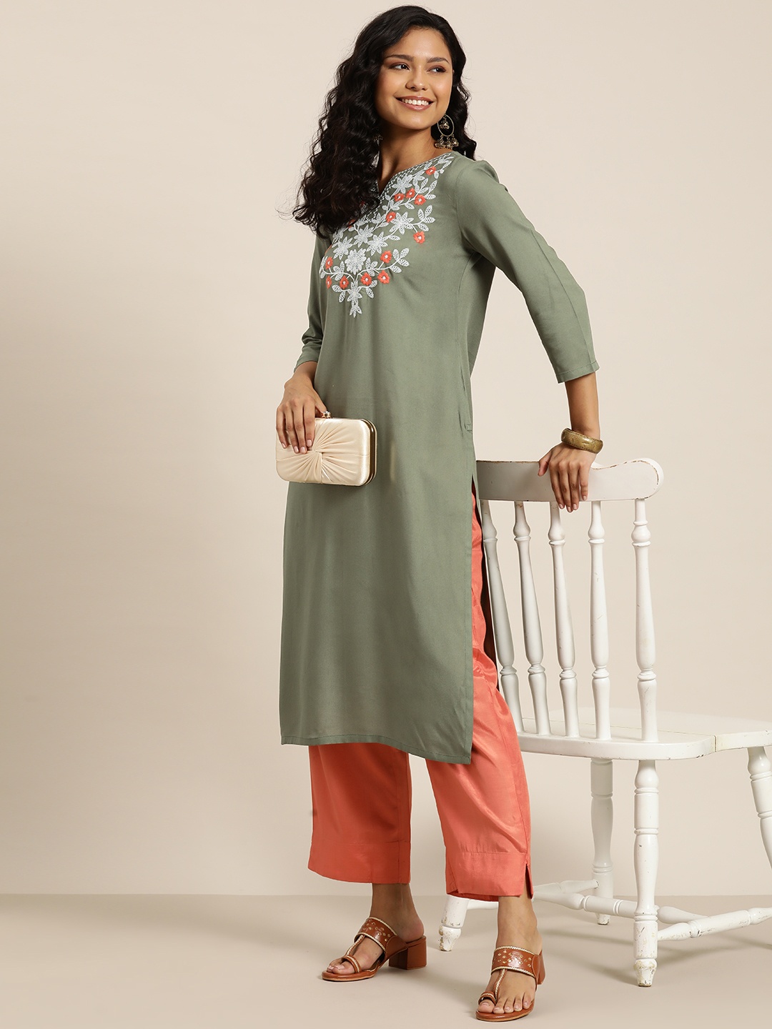 

HERE&NOW Women Floral Yoke Design Thread Work Kurta, Olive