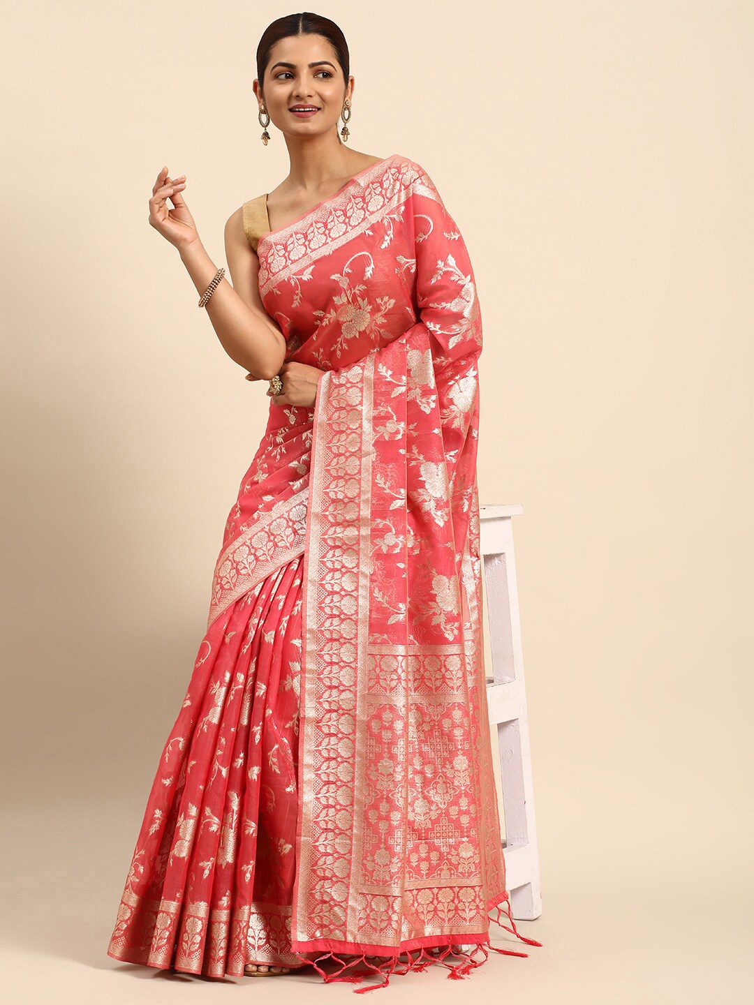 

Mitera Pink and Gold-Toned Ethnic Motifs Woven Design Zari Organza Saree