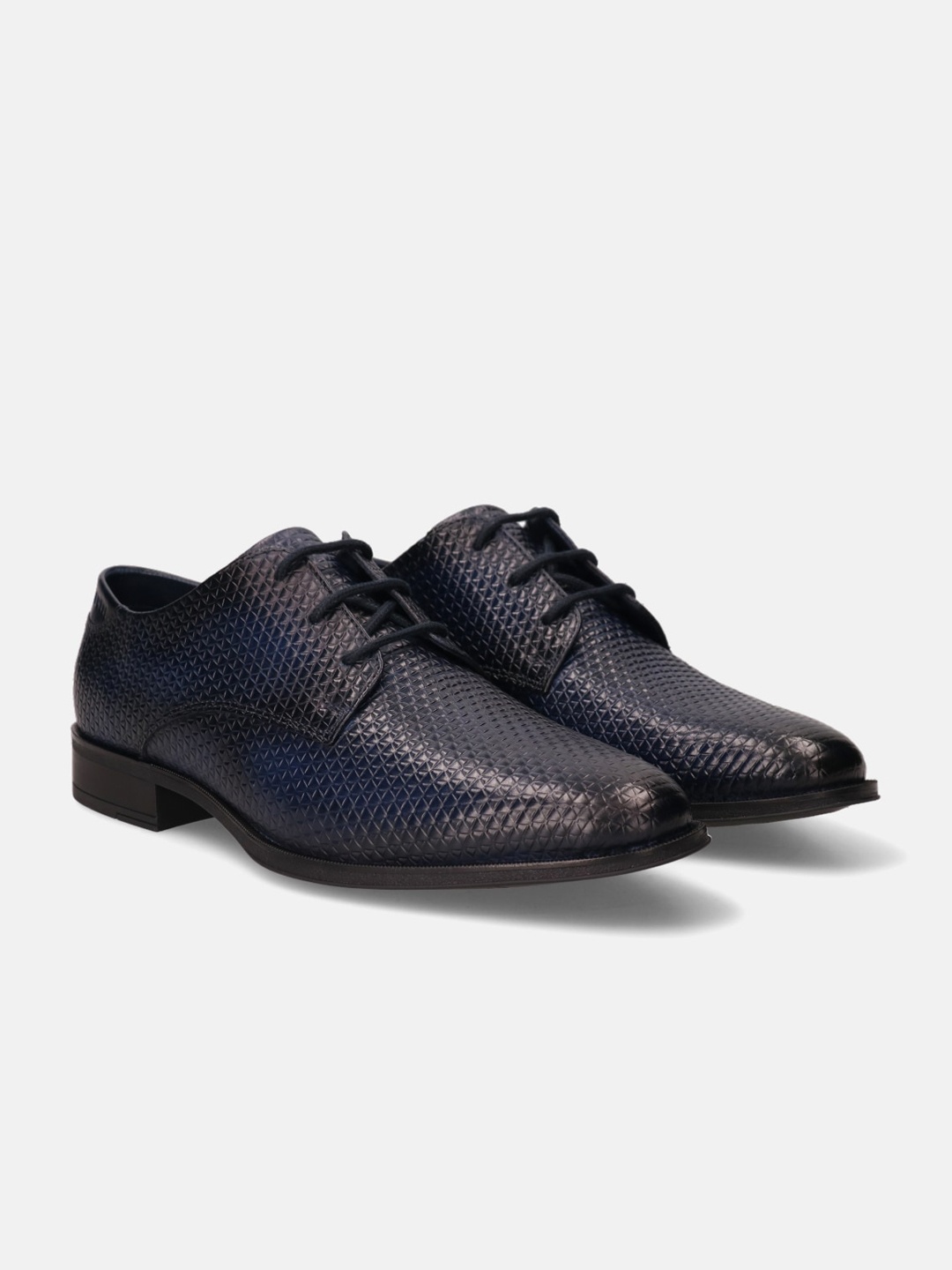 

Bugatti Men Zavinio Textured Leather Formal Derbys, Navy blue