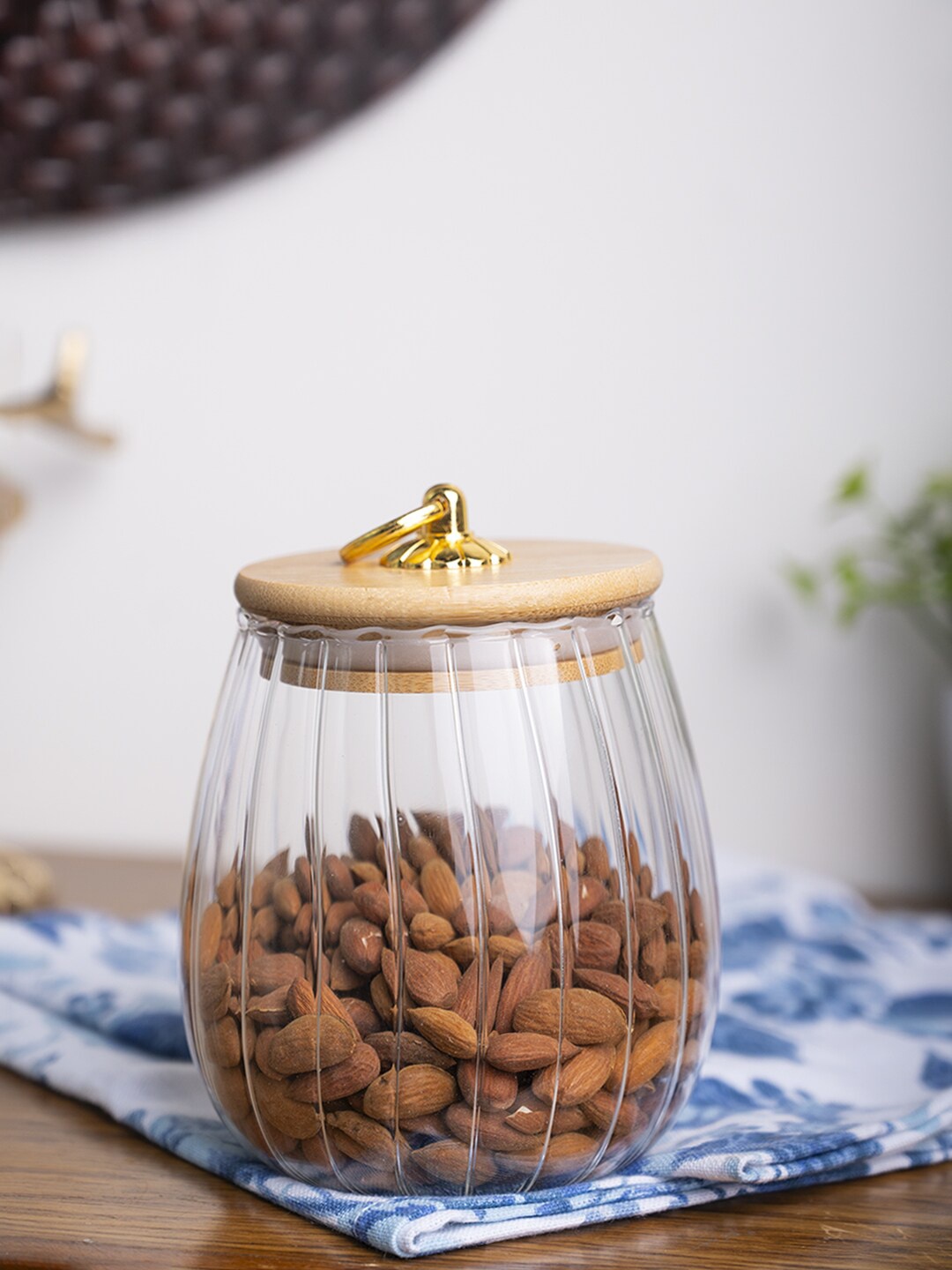 

MARKET99 Transparent & Beige Dishwasher Safe Borosilicate Glass Storage Jar - 650 ML