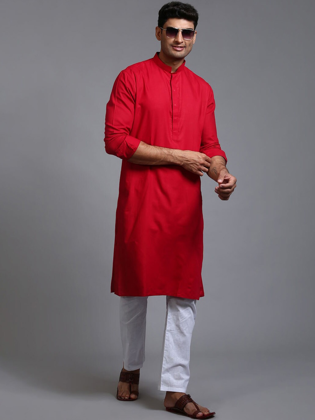 

VASTRAMAY Mandarin Collar Straight Kurta With Pyjamas, Maroon