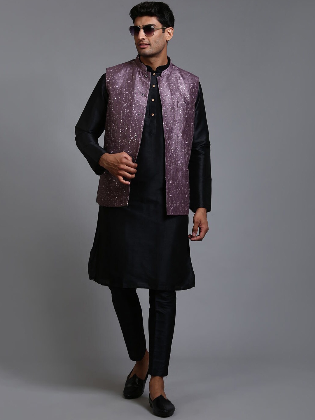 

VASTRAMAY Mandarin Collar Sequinned Straight Kurta With Trousers & Nehru jacket, Black