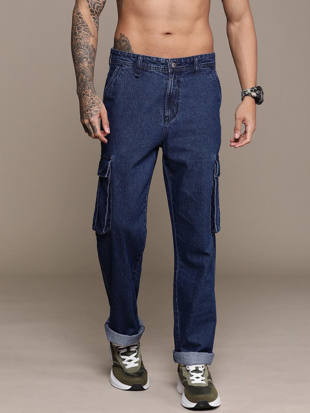 

The Roadster Lifestyle Co Men Straight Fit Cotton Cargo Jeans, Navy blue