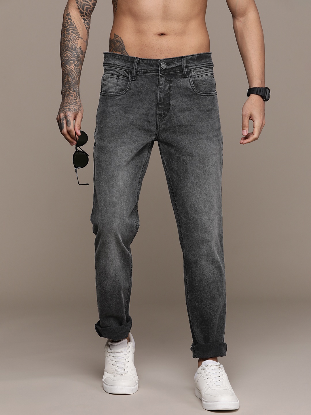 

The Roadster Lifestyle Co. Men Slim Fit Jeans, Charcoal