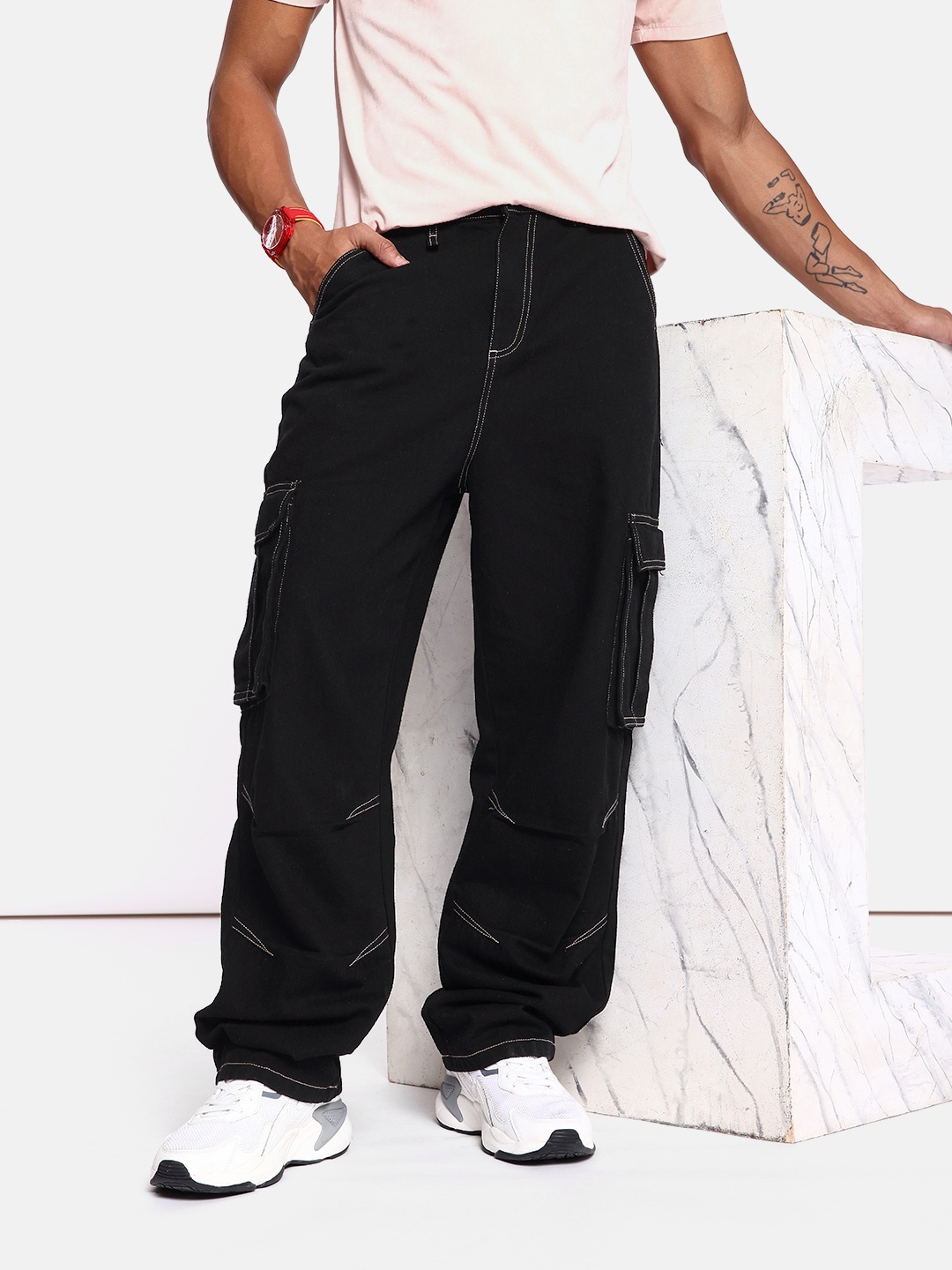 

The Roadster Lifestyle Co. Men Loose Fit Pure Cotton Baggy Jeans, Black