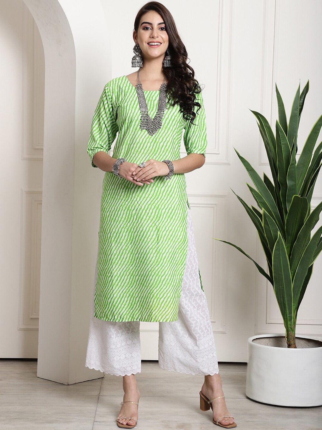 

7Threads Round Neck Striped Kurta, Green