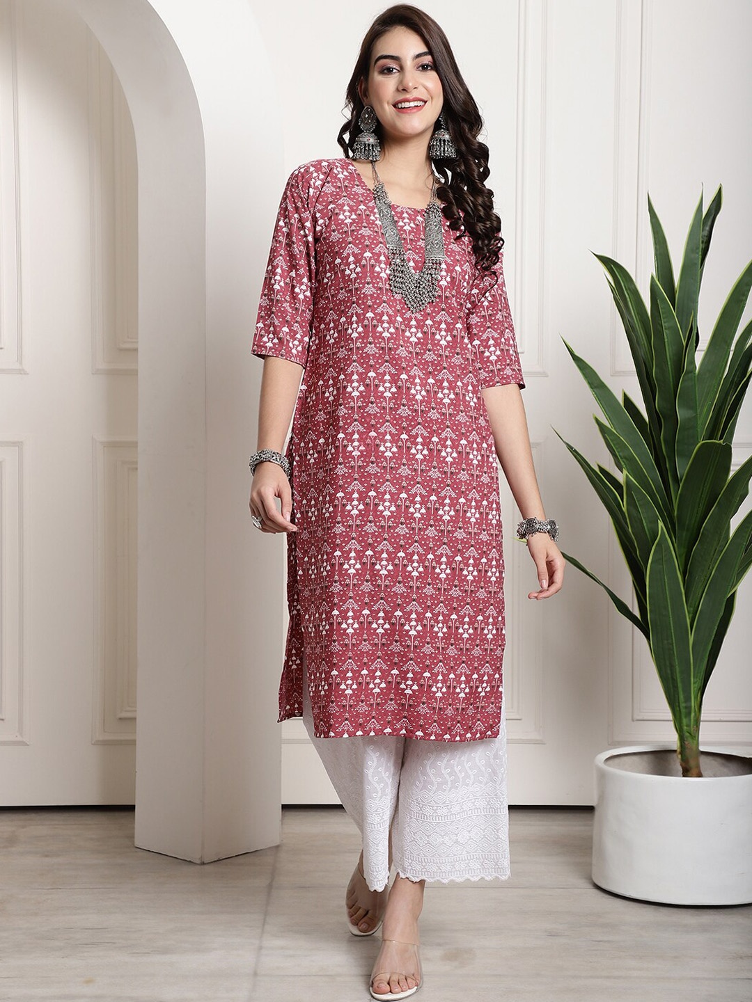 1 Stop Fashion Ethnic Motifs Round Neck Three-Quarter Sleeve Straight Kurta