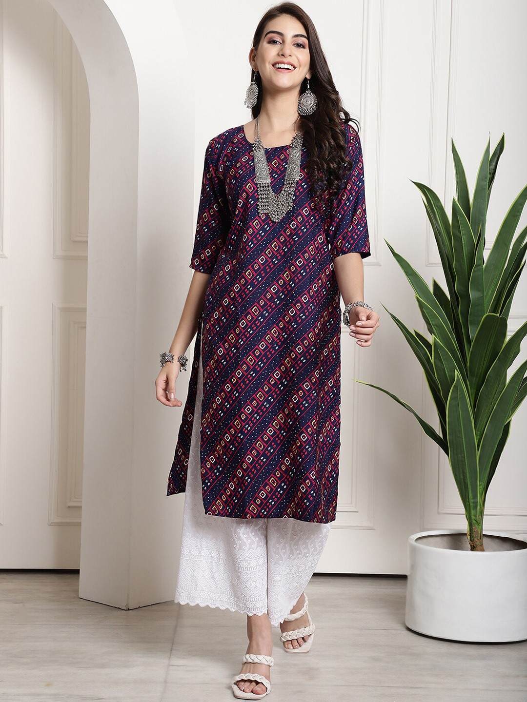 

7Threads Geometric Printed Round Neck Three-Quarter Sleeve Straight Kurta, Navy blue