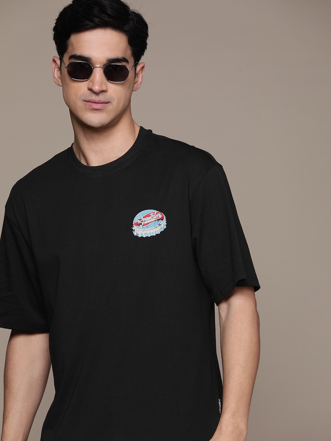 

The Roadster Lifestyle Co. Men Brand Logo Back Printed Pure Cotton T-shirt, Black