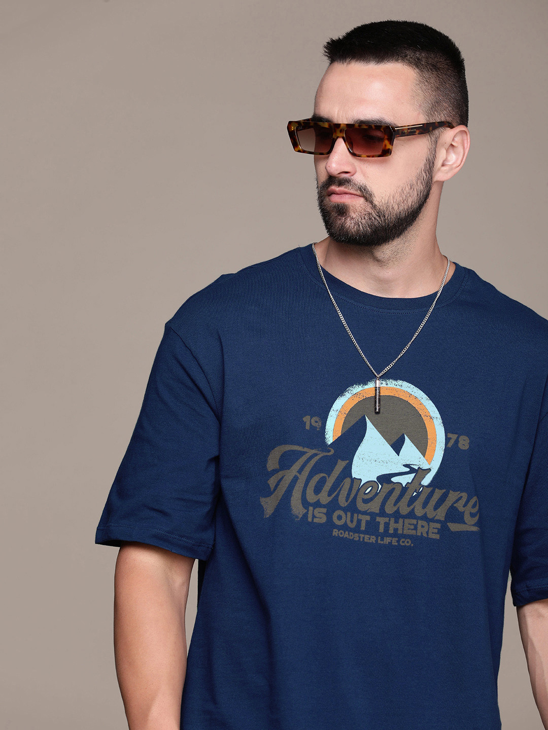 

The Roadster Lifestyle Co. Men Brand Logo Printed Pure Cotton T-shirt, Navy blue