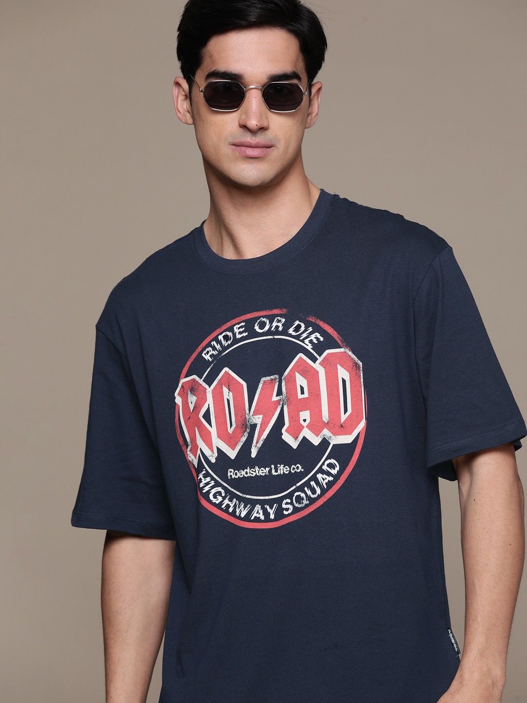 

The Roadster Lifestyle Co. Men Printed Pure Cotton T-shirt, Navy blue