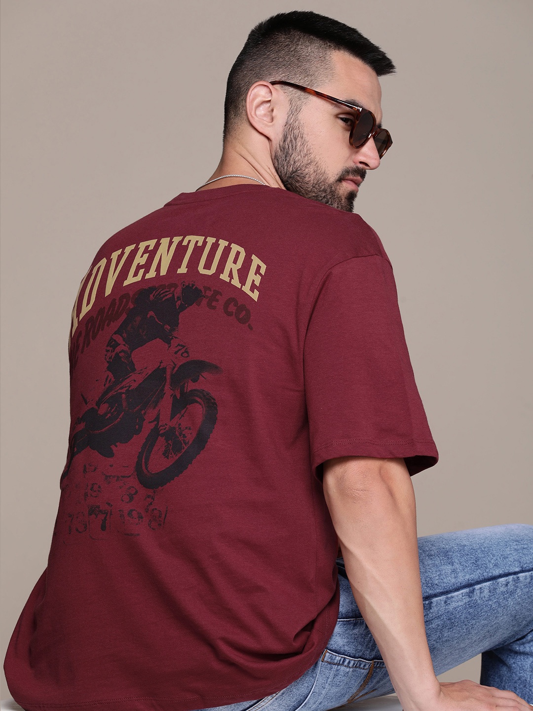 

The Roadster Lifestyle Co. Men Brand Logo Printed Pure Cotton T-shirt, Maroon