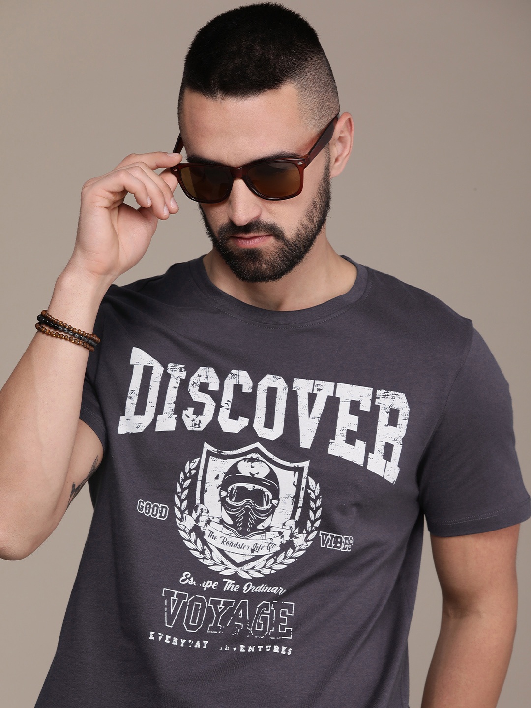 

The Roadster Life Co. Graphic Printed Pure Cotton T-shirt, Grey