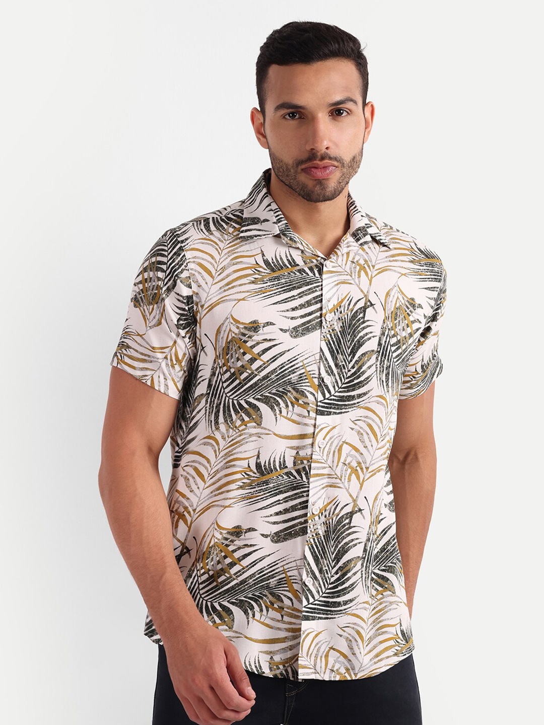 

Vida Loca Floral Printed Standard Casual Shirt, Beige