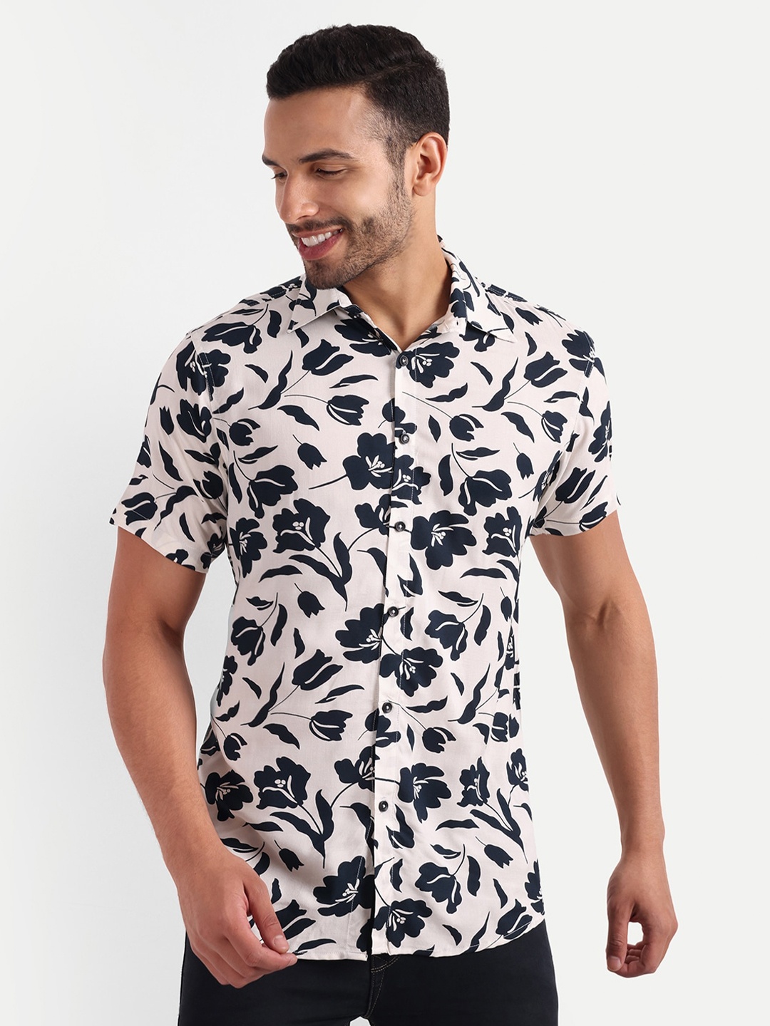 

Vida Loca Floral Printed Standard Casual Shirt, White