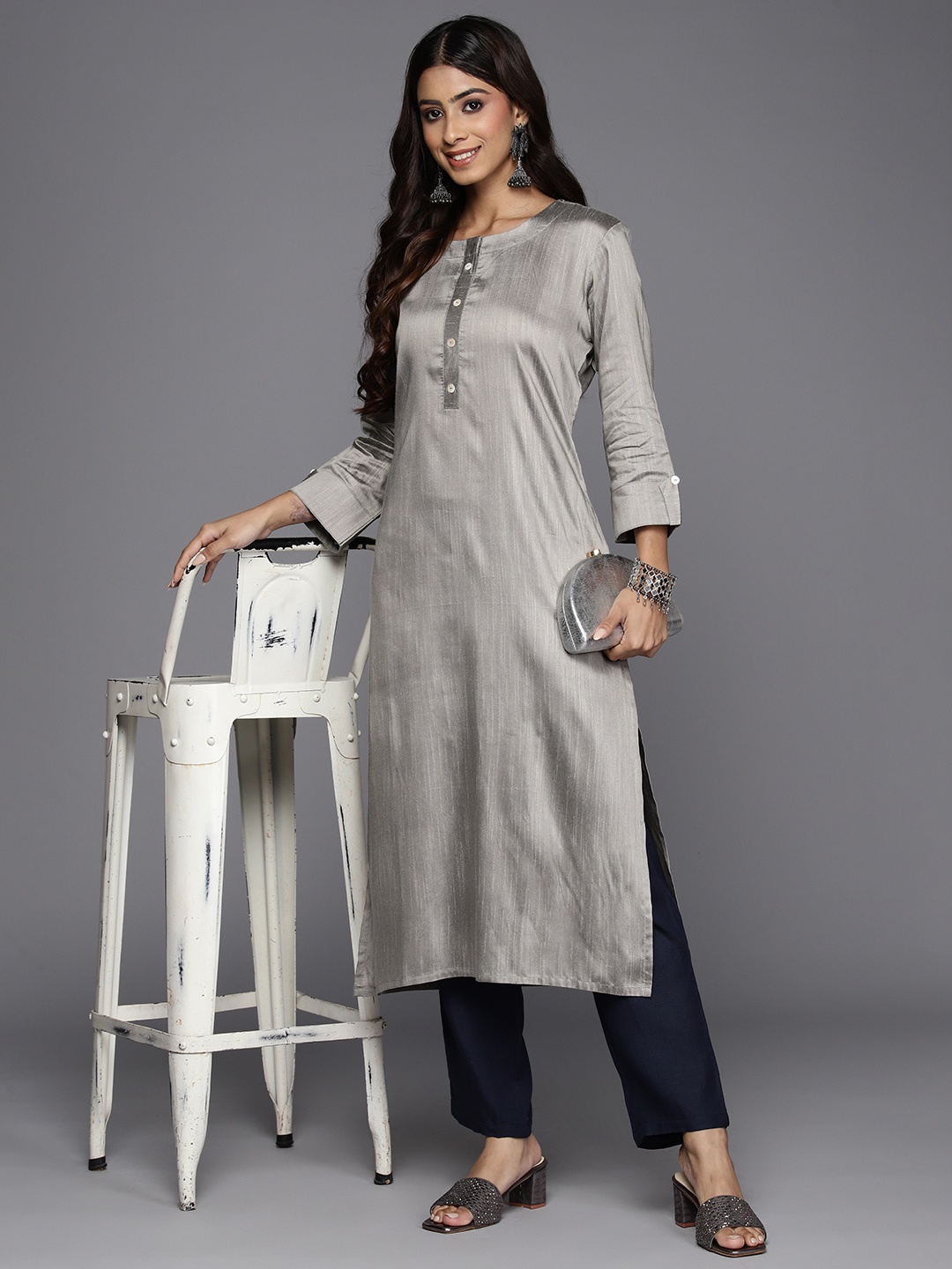 

Indo Era Women Striped Raw Silk Kurta, Grey