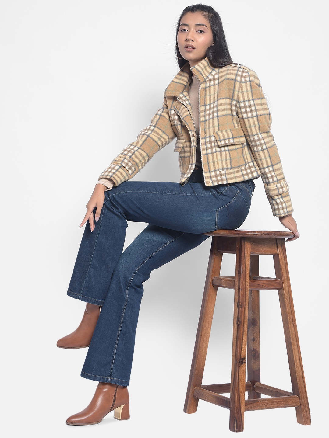 

Crimsoune Club Checked Spread Collar Long Sleeves Lightweight Cropped Tailored Jacket, Brown