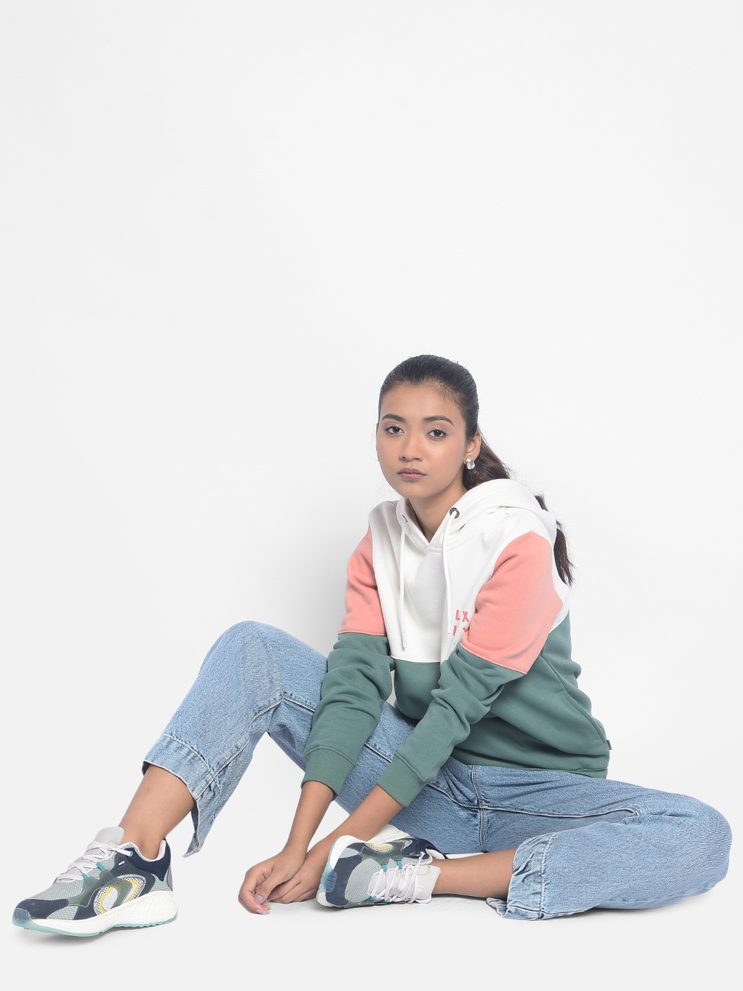 

Crimsoune Club Colourblocked Hooded Sweatshirt, White