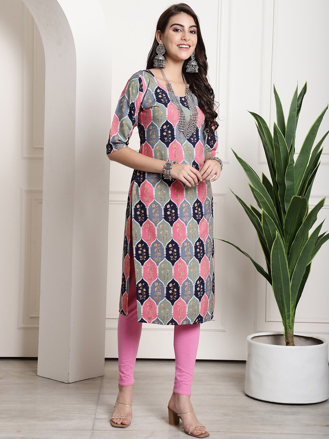 

7Threads Ethnic Motifs Printed Straight Kurta, Pink