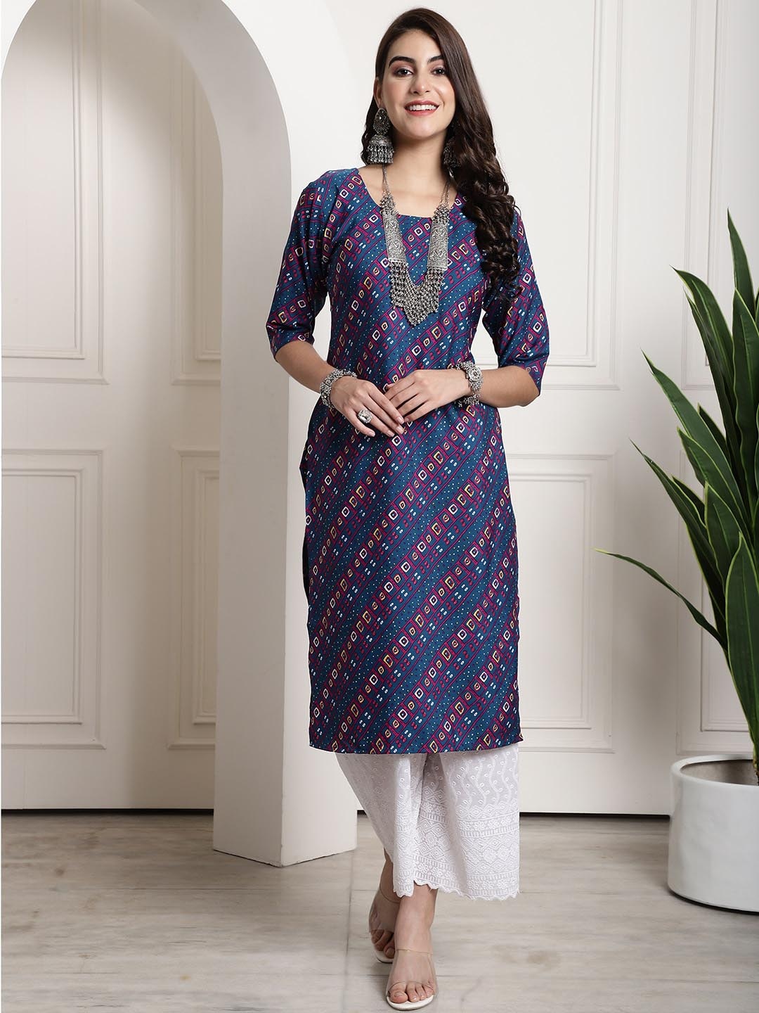 

7Threads Geometric Printed Crepe Straight Kurta, Navy blue