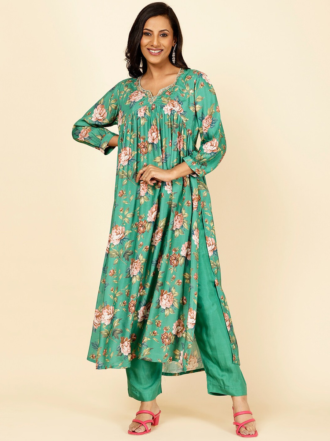 

Meena Bazaar Floral Printed Regular Beads and Stones Kurta with Trousers, Green