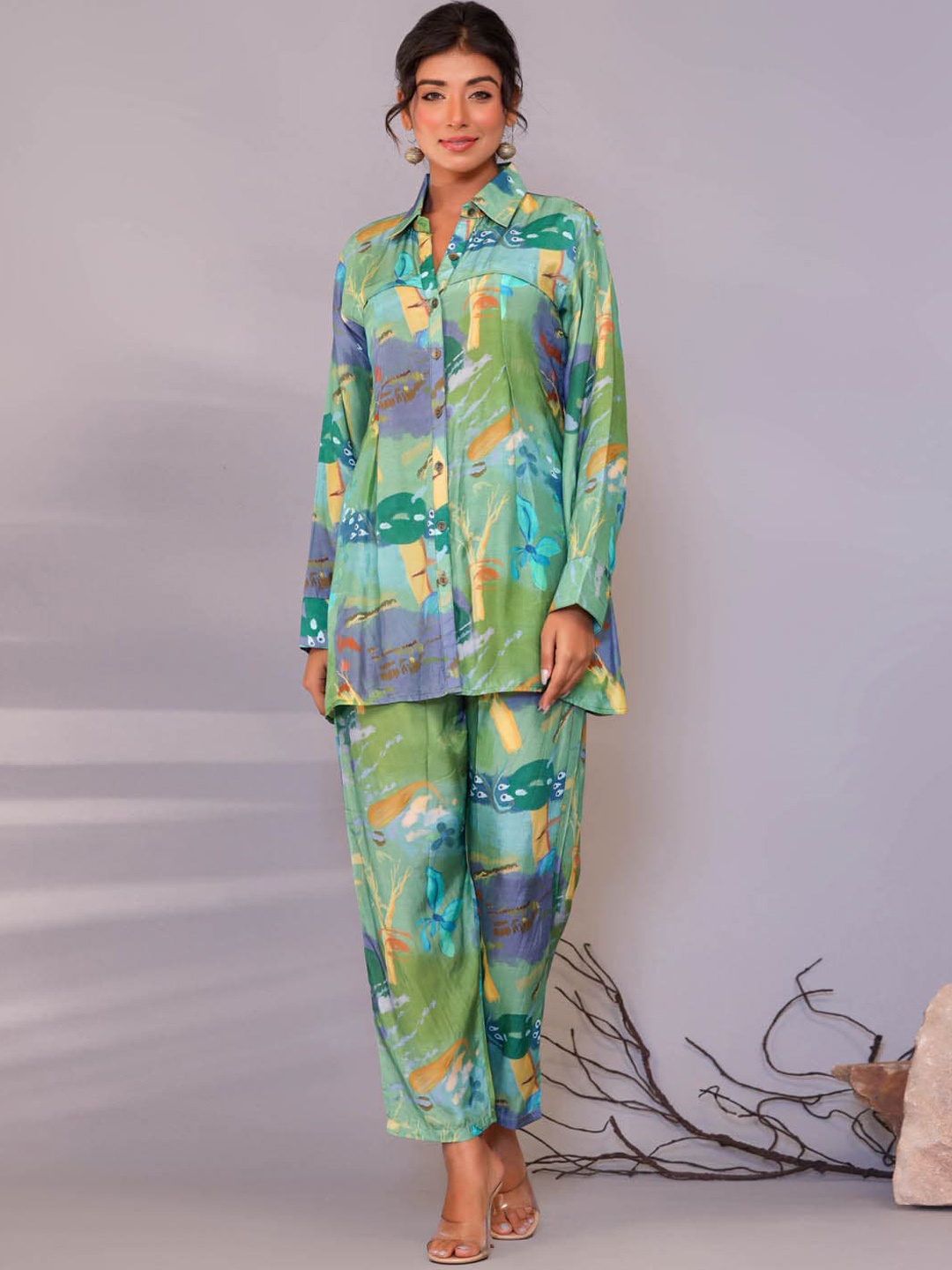 

Meena Bazaar Women Abstract Printed Shirt Collar Kurti With Trousers, Green