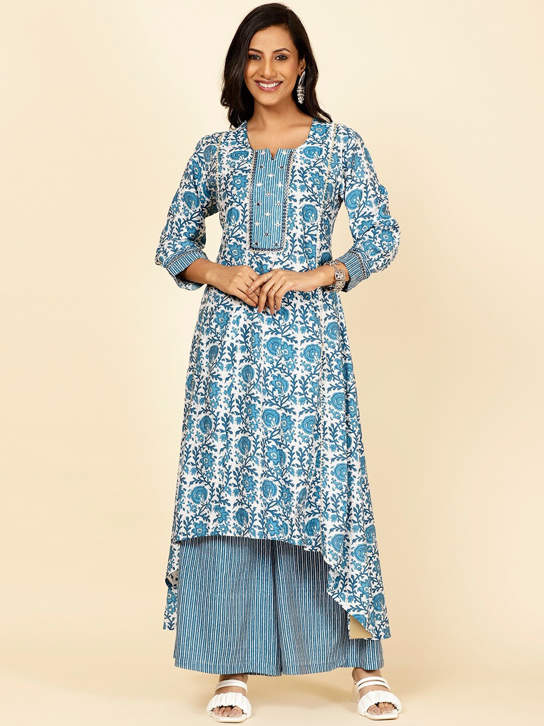 

Meena Bazaar Floral Printed Gotta Patti A-Line Kurta With Trousers, Blue